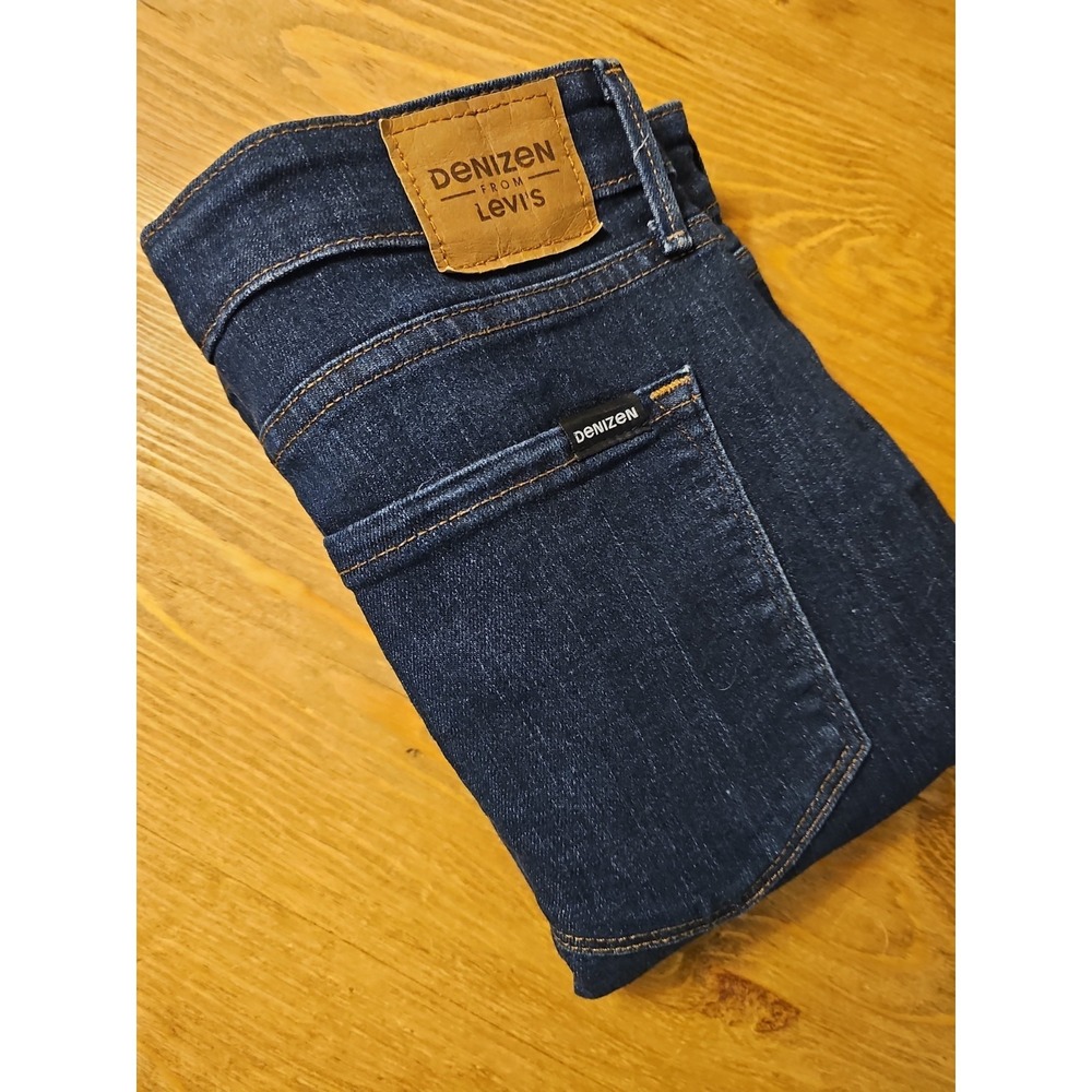 DENIZEN from Levi's Women's Mid Rise Flare Bottom 31x32